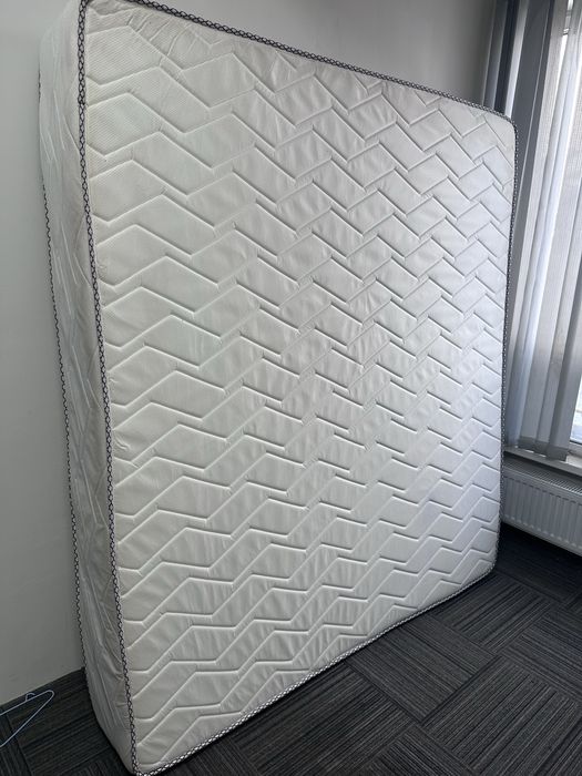 Матрас почти новый