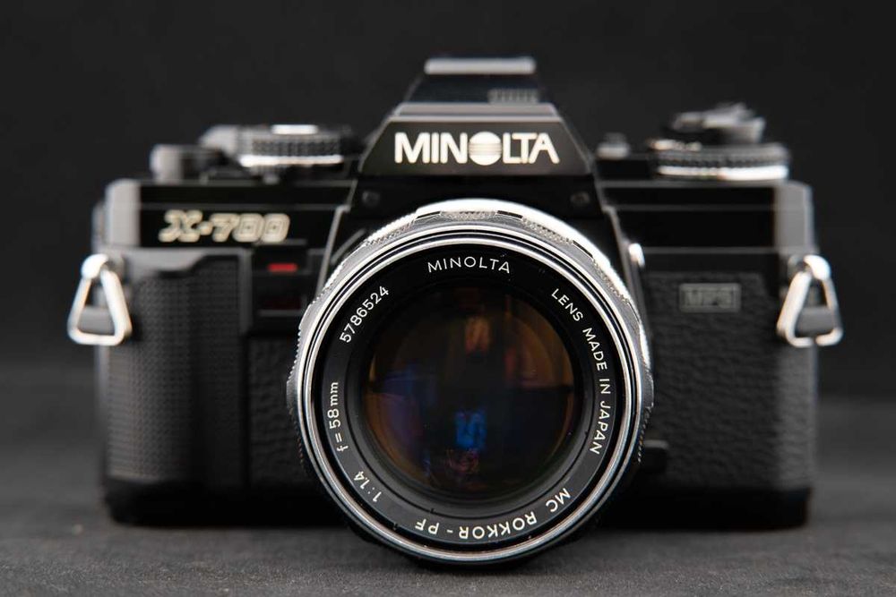 Aparat film Minolta X700 cu obiectiv Minolta 58mm 1.4