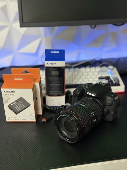 Фотокамера Canon EOS 800D