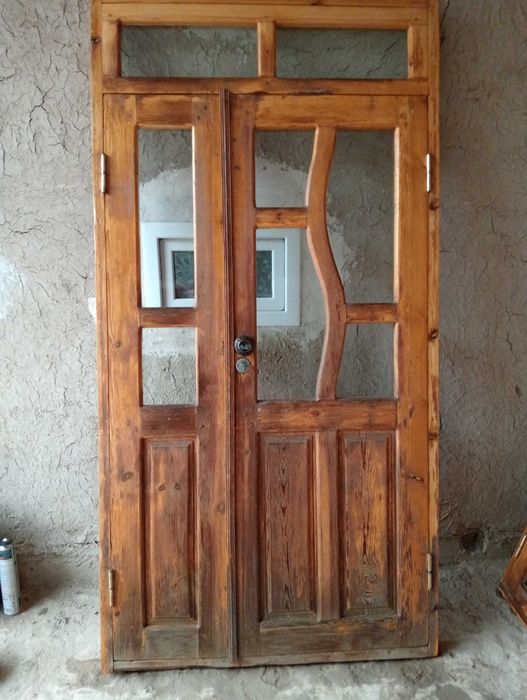 Ёғоч эшик ромлар сотилади