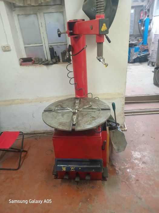 Продам шиномонтажный станок