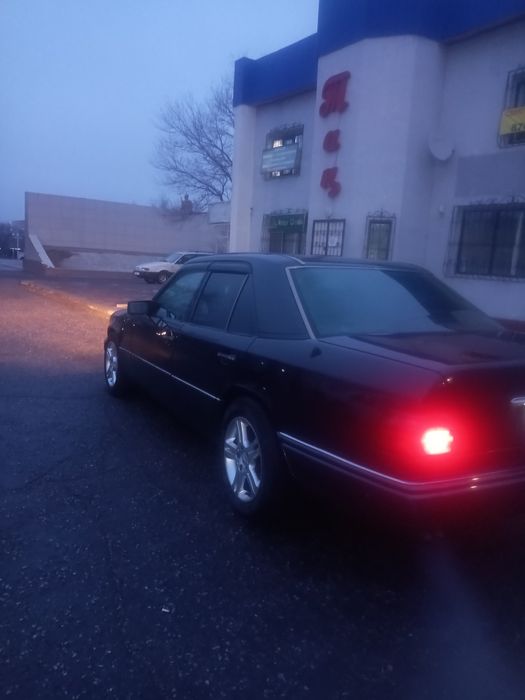 Мерседес 124 ешка 2.8