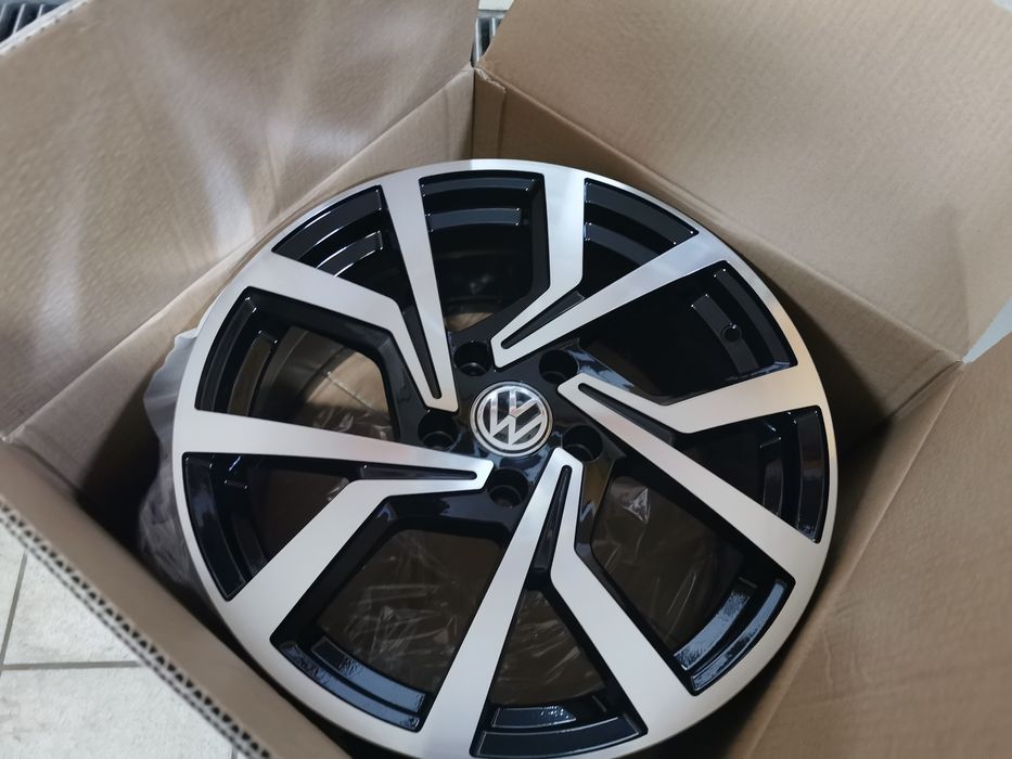 Vand jante de aliaj pentru vw pe 17 marca silver line model Victoria