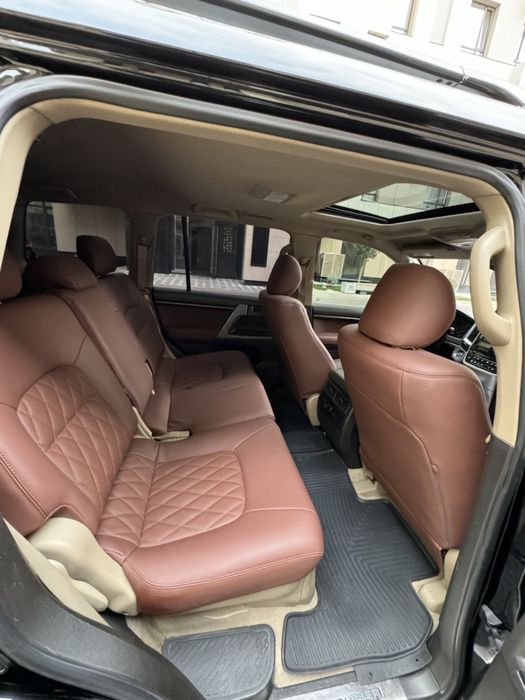 Tayota Land cruiser 200