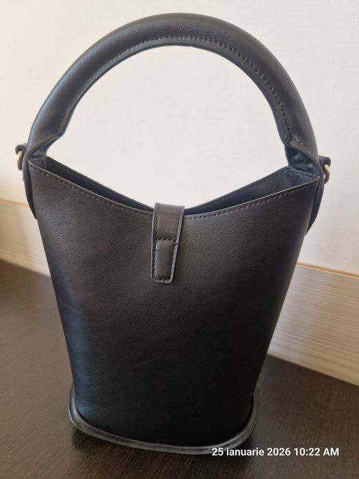 Geantă neagră elegantă,de mănă