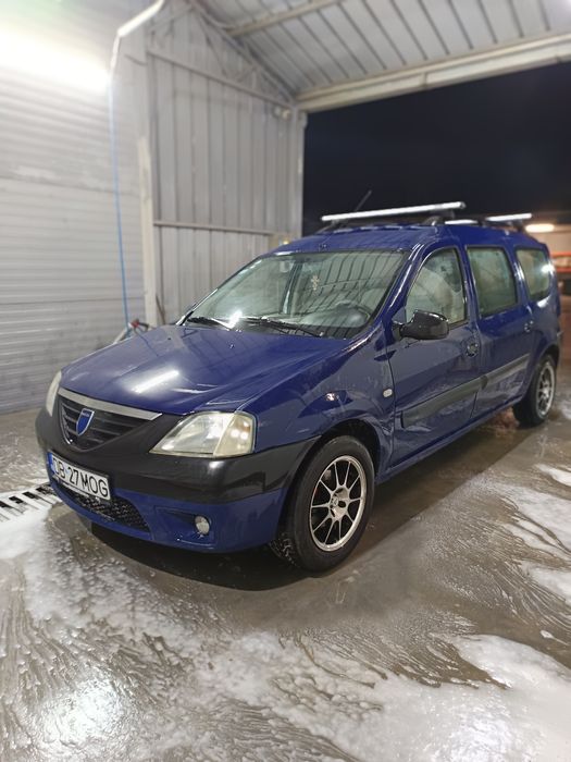 Vând Logan MCV 2007