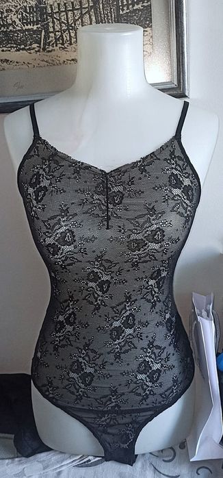 2 нови бодита размер XS дантелено дантела подарък нови прашки