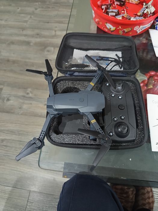 Сгъваем дрон с 2.4 GHZ