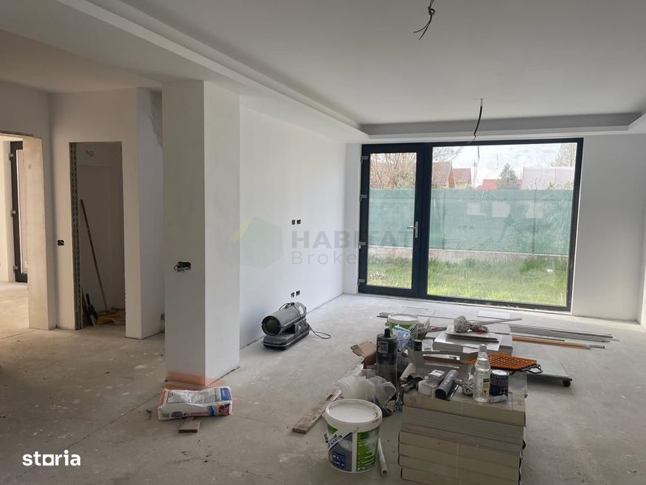 Vilă spațioasă Tunari | Curte mare | Complex închis