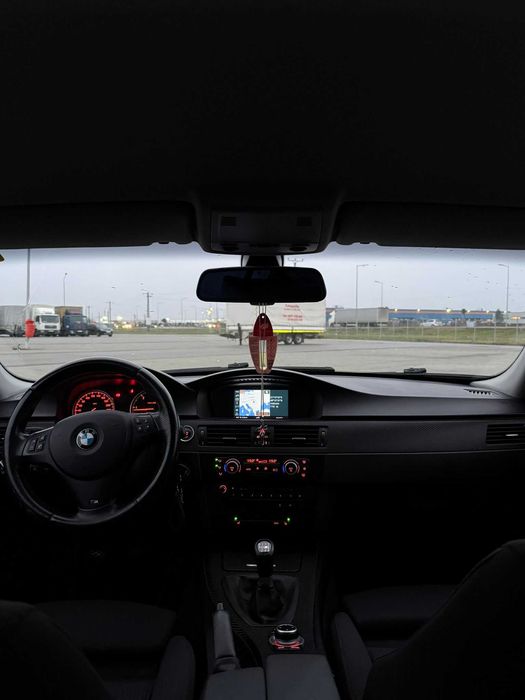 BMW E90 Facelift • N47 2.0D 177 CP • Keyless • Xenon Adaptive • R18