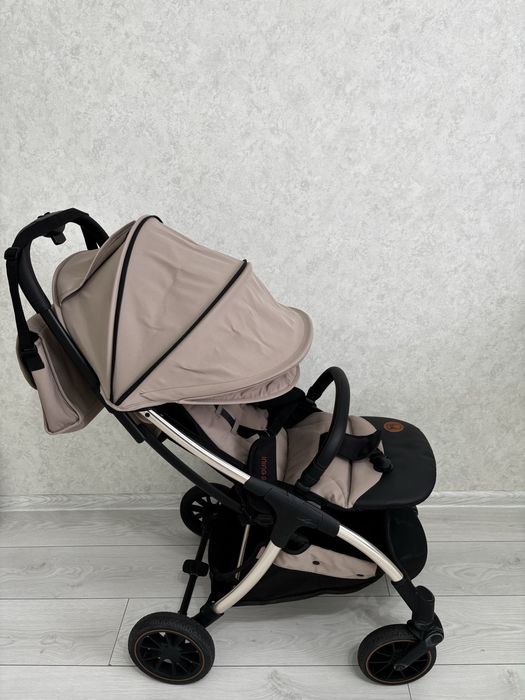 Продам прогулочную коляску Ining Baby