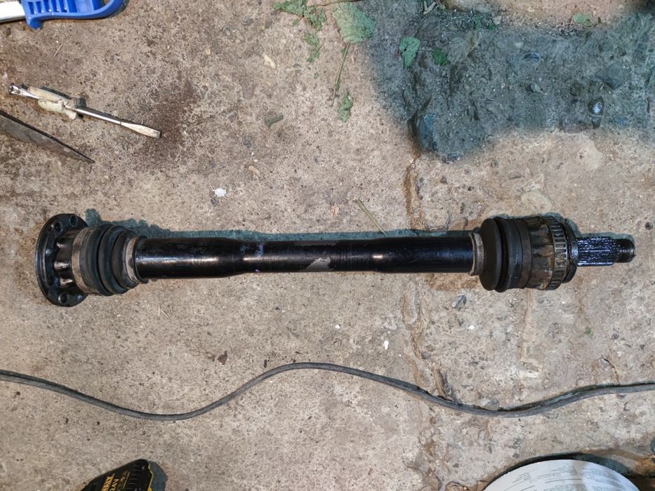 Задна Полуоска БМВ е46 325xi 330d 330xi 330i 325i
