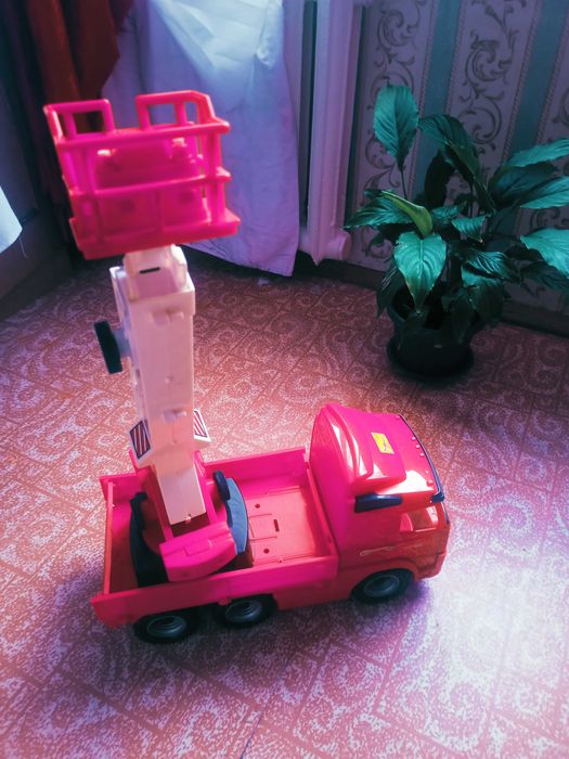 Продам машину игрушку