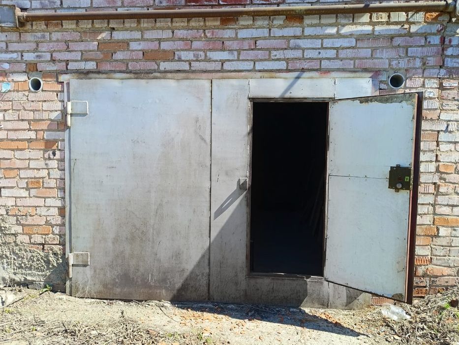 Продам кирпичный гараж