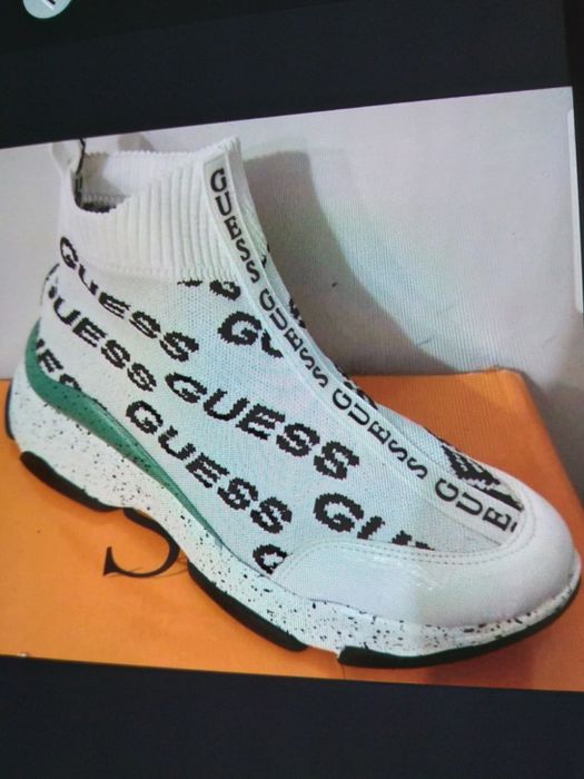 Обувки с чорап Guess