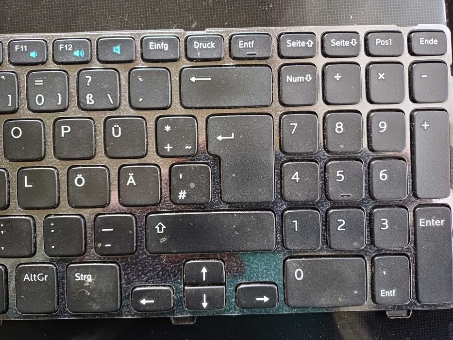 Оригинална клавиатура за DELL Inspiriron