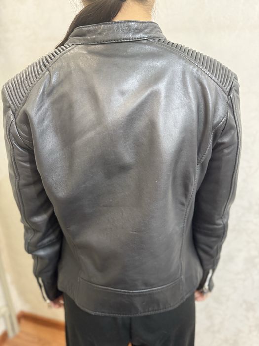 Продам кожанную курточку от Mango