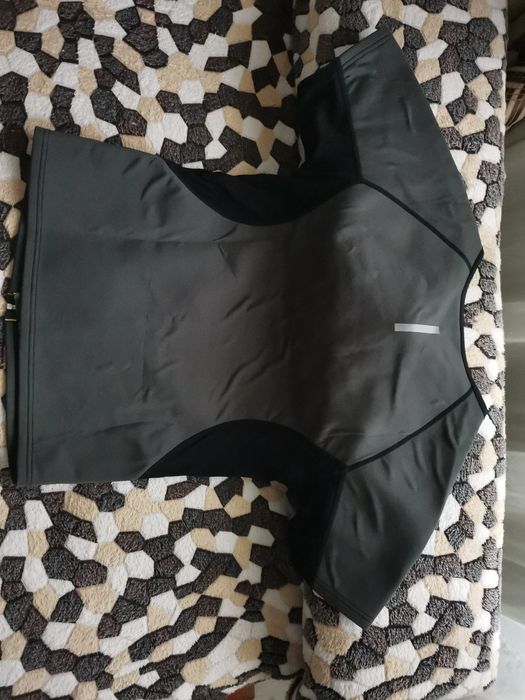 Bluza neopren cu fermoar marimea L, transport GRATUIT