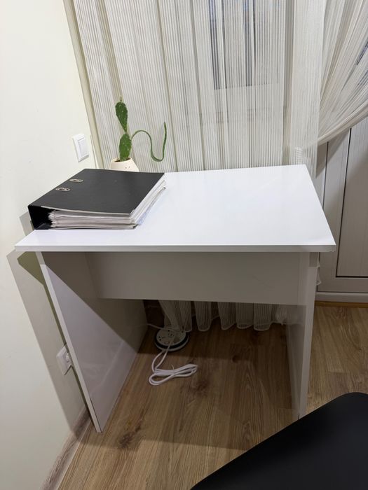 Рабочий стол, письменный стол