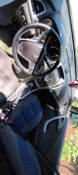 OPEL Astra 2011 — imagine 2