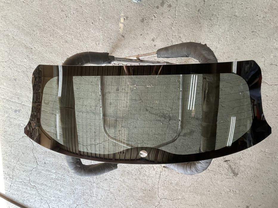 Suzuki Vitara задно стъкло