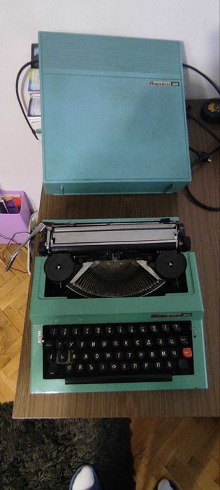 Продавам пишеща машина Марица 30
