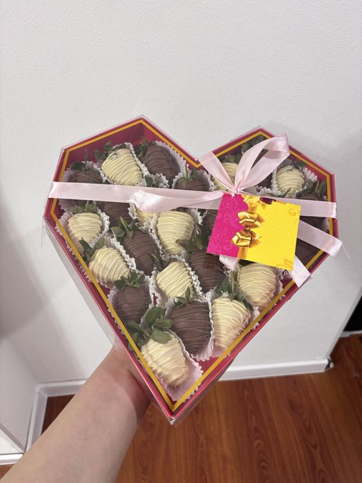 Клубника в шоколаде Астана