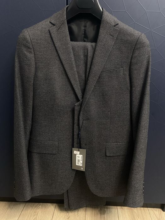 Продам костюм тройка