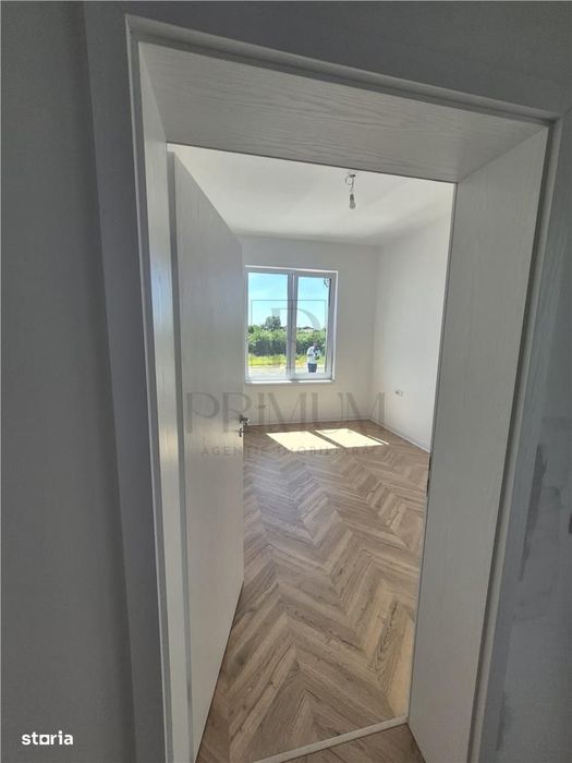 Duplex Despartit Prin Dressing  - Parter - La Cheie