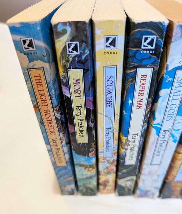 Книги за Света на диска и Джони Максуел, Тери Пратчет, английски