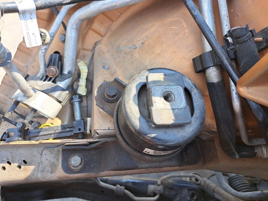 Tampon motor Volvo V70 III (P80) [Fabr 2007-2016] 30671245 2.4 D5244T