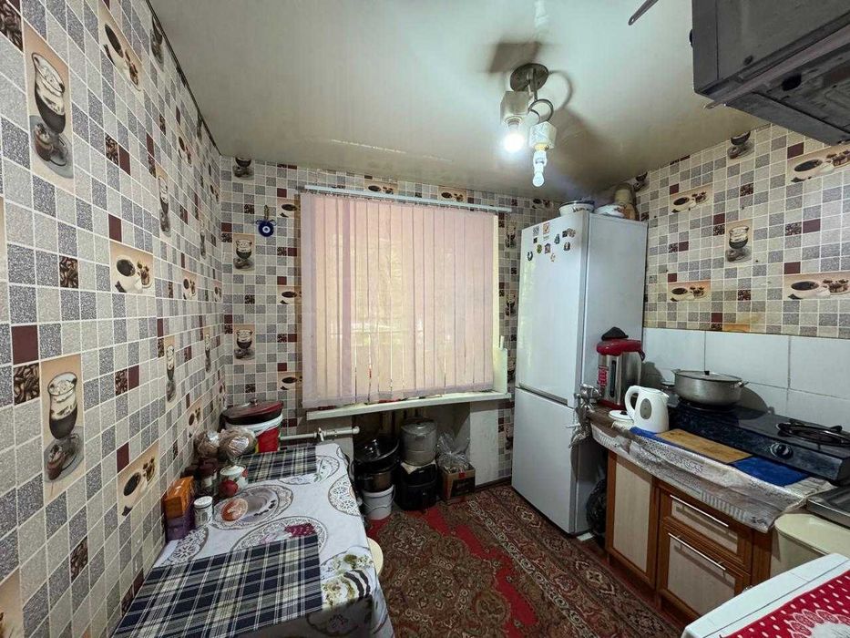 S Продам 2-х ком по Республике ( 1 мкр) , 1/5 этаж, неугловая - Widok 6
