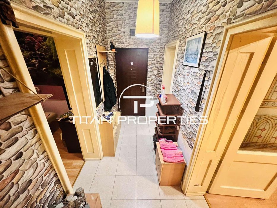 Дава се под наем Двустаен апартамент в Бургас, Братя Миладинови - 62 кв.м за 331.5 € - Снимка #2