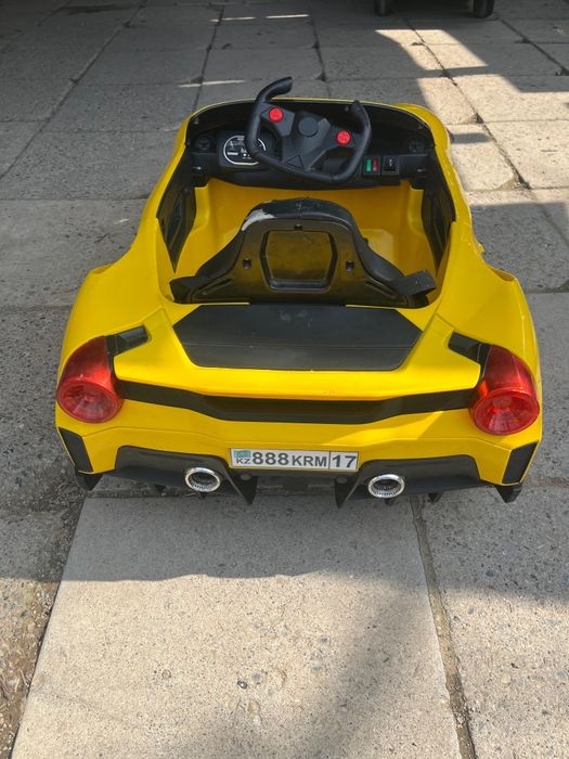 Детская машина Ферарри