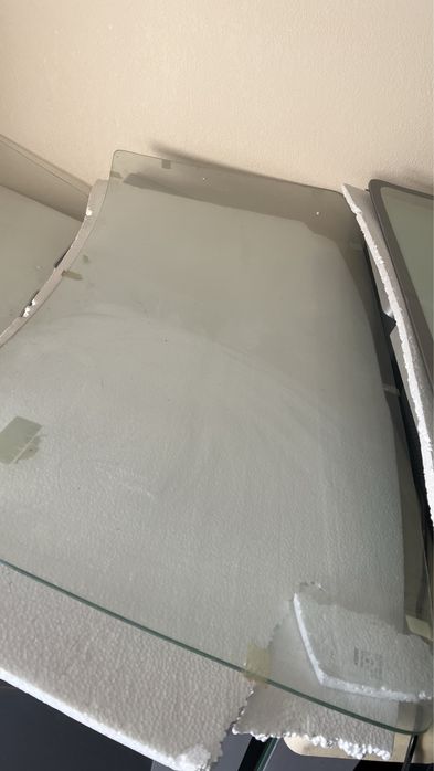 Лобовое  стекло разные