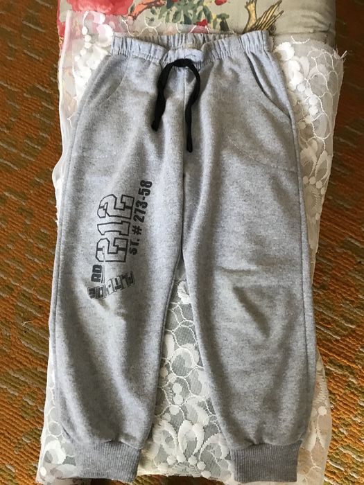 Pantaloni pentru copii 104/110  (4 bucati)