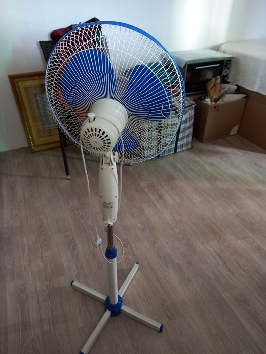 Вентилятор напольный  3-х скоростной  .