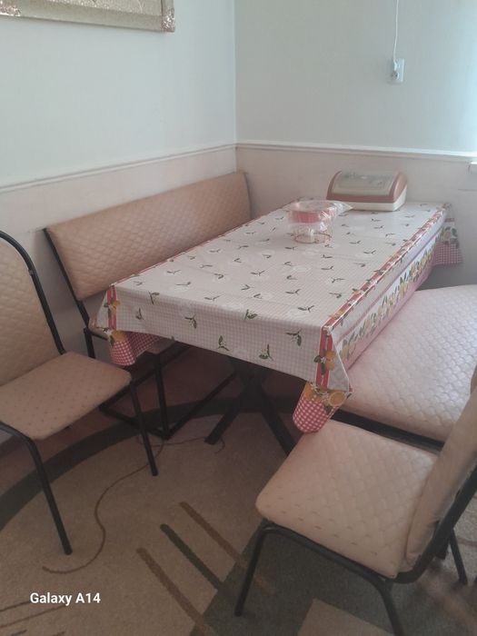 Стулья угловой и стулья