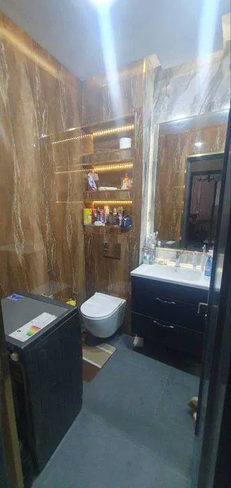 Новостройка на метро Ойбек 1/12/12 общ пл 35м  с обстановкой