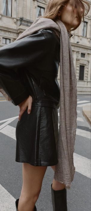 Къси кожени панталонки Zara