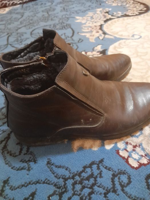 Qishki. Etiklar ichi yungli rassiya maxsuloti 42 razmer narxi kelishad