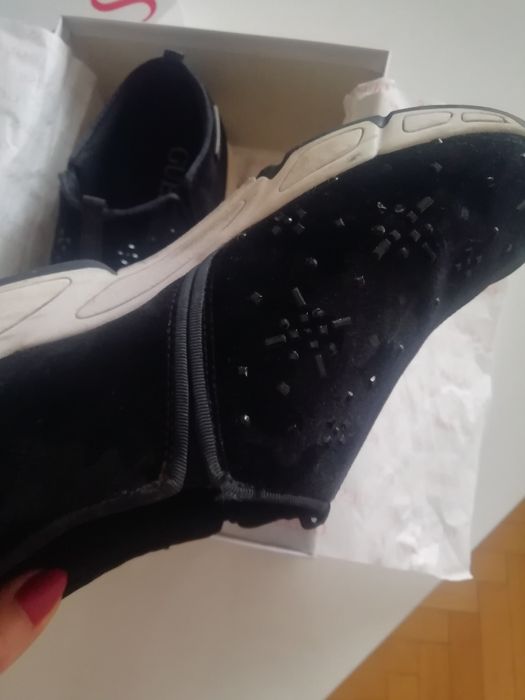 Сникърси Guess 40номер