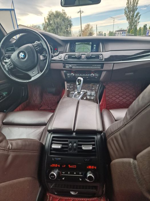 Vând schimb  cu. E CLASS 2017.