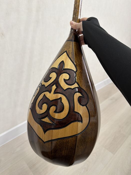 Домбыра өте жақсы жағдайда