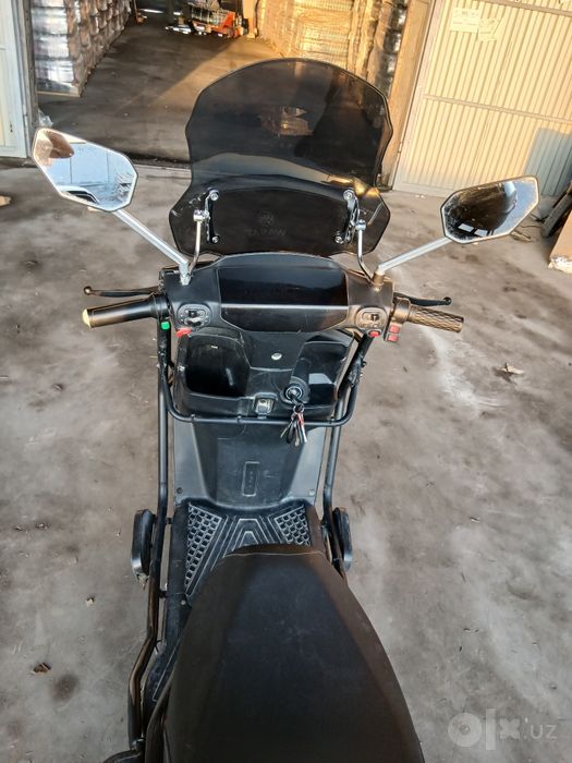 Skuter sotiladi wasat sport b/u 50 km bemmalol yuradi sifati alo qiziq