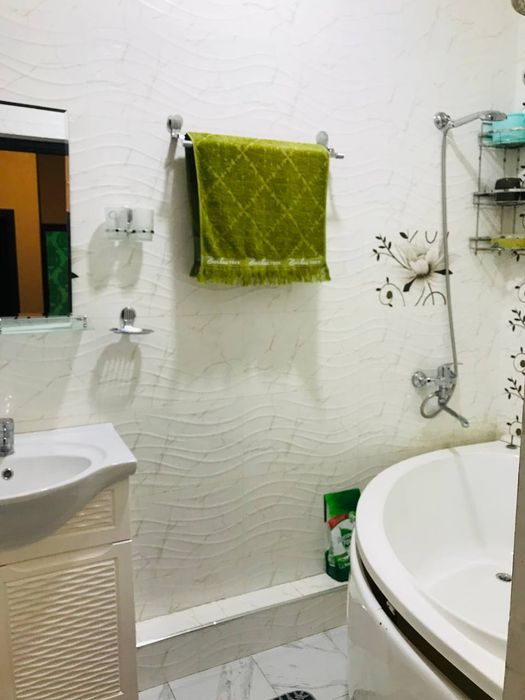 Uchtepa tumani Farxod bozor yaqinida yangi qurilgan domda kivartira so