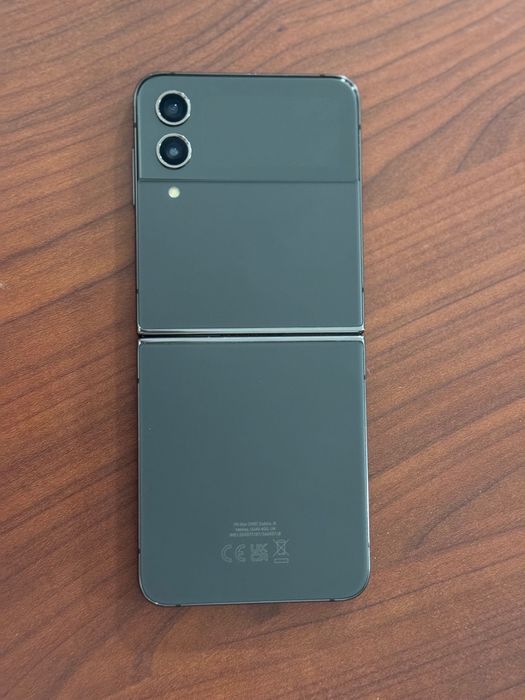 В ГАРАНЦИЯ! Samsung Galaxy Z Flip 4