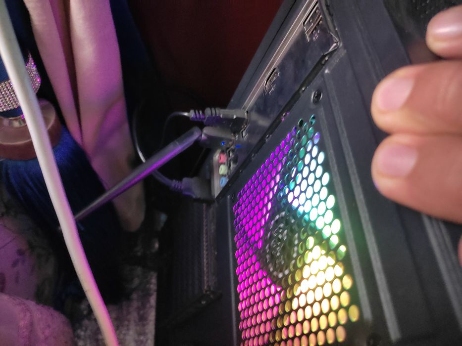 Zefler stol kampyuter uyin uchun  650$ kelishamiz Samarqand viloyati