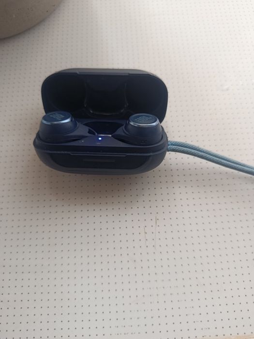 Jbl безжични слушалки