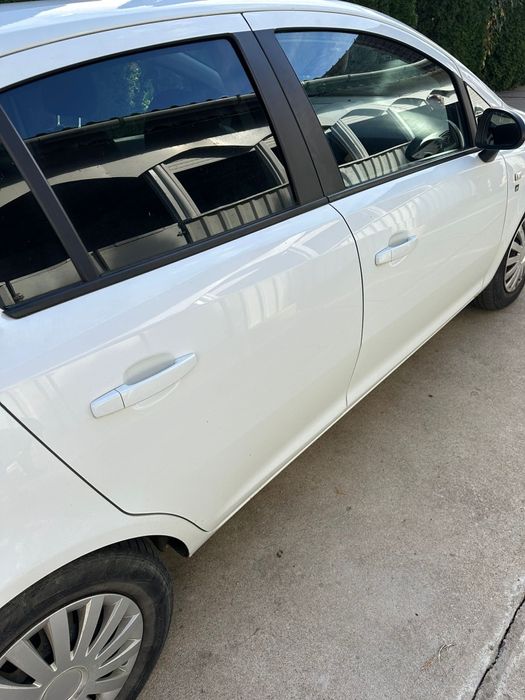 !DE VÂNZARE Opel Corsa!
